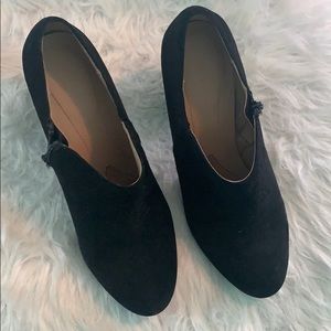 Black small heeled boots